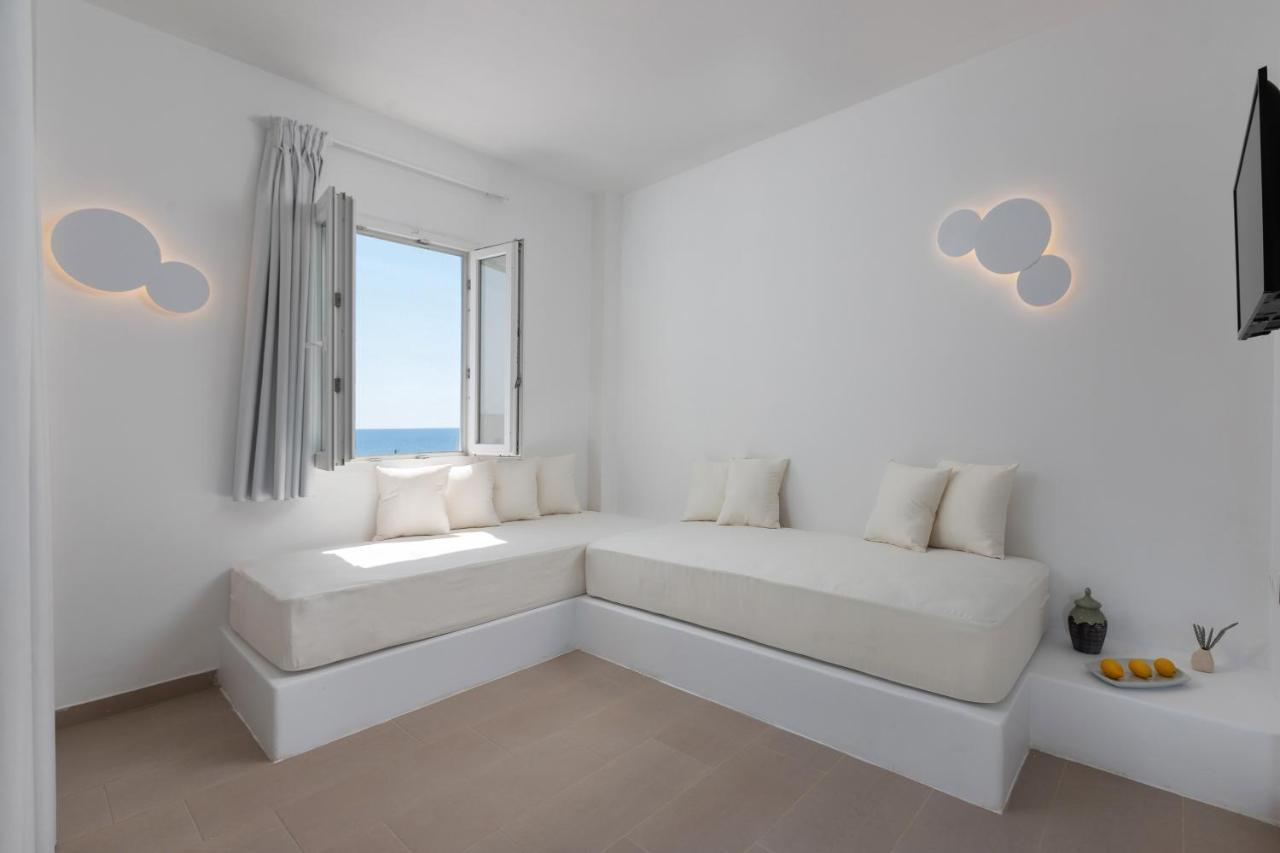 Voca Hotel & Suites Kamári Esterno foto